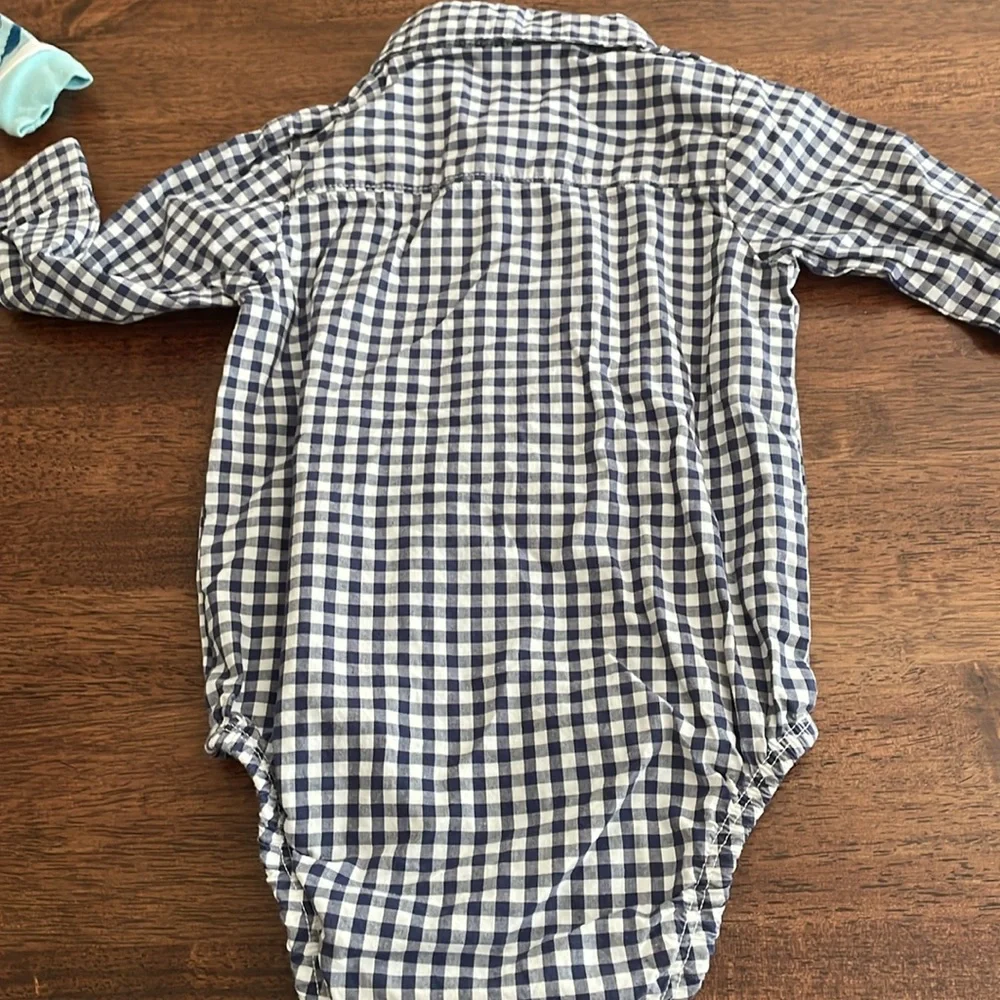 9 month clothing bundle- carters osh kosh